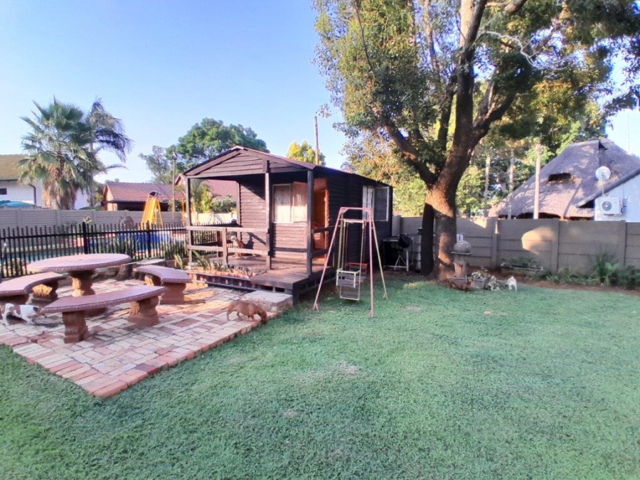 5 Bedroom Property for Sale in Geelhoutpark North West